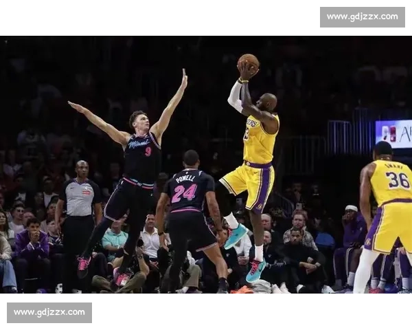 湖人队对阵热火队全程回顾巨星对决攻防博弈经典再现焦点之战精彩瞬间